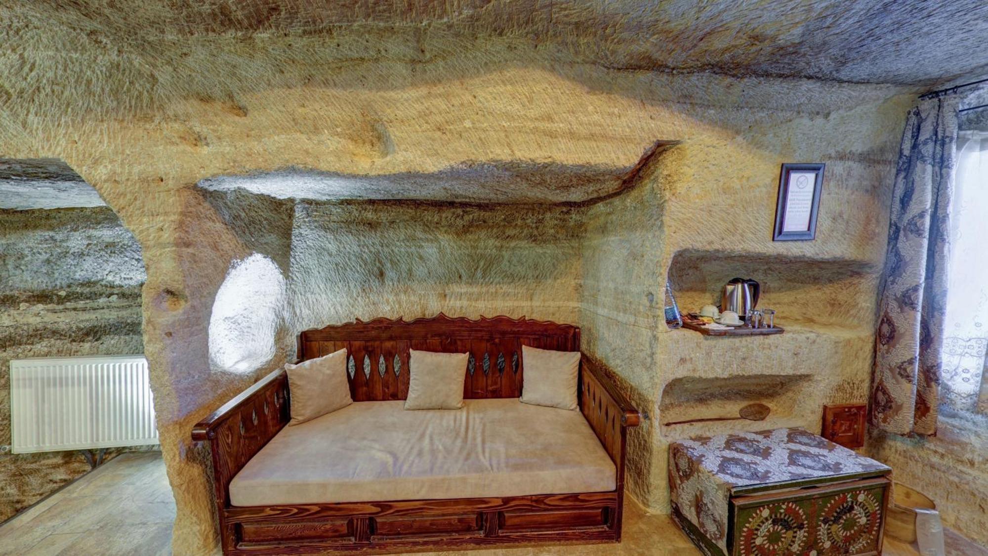 Chelebi Cave Suites Plus 6 Years Old Goreme Room photo