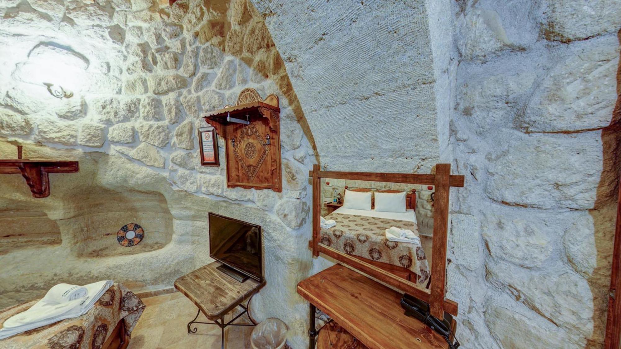 Chelebi Cave Suites Plus 6 Years Old Goreme Room photo