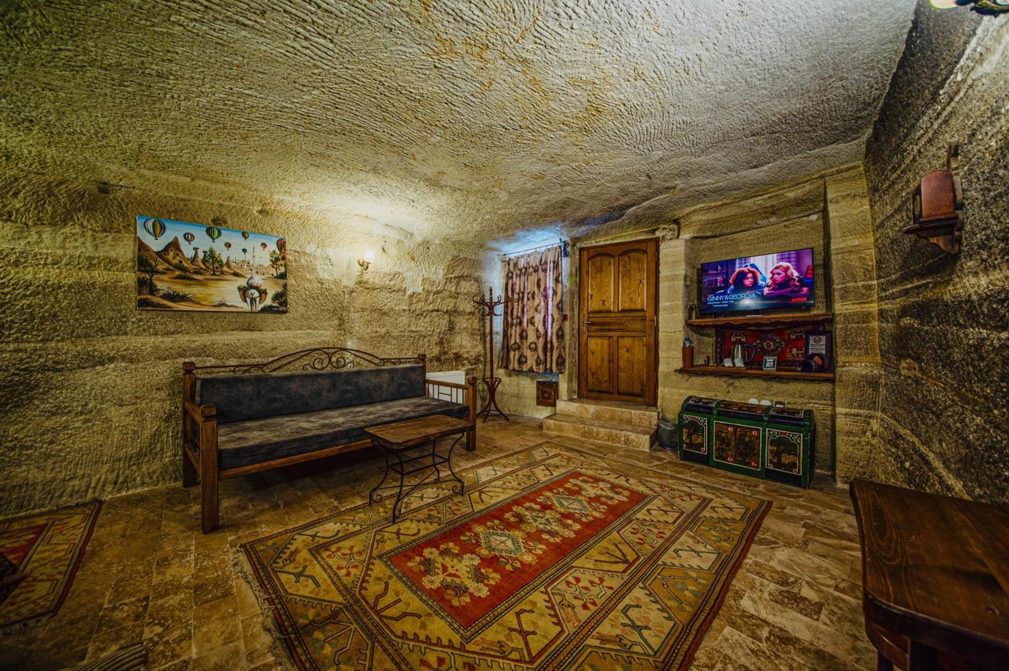 Chelebi Cave Suites Plus 6 Years Old Goreme Room photo